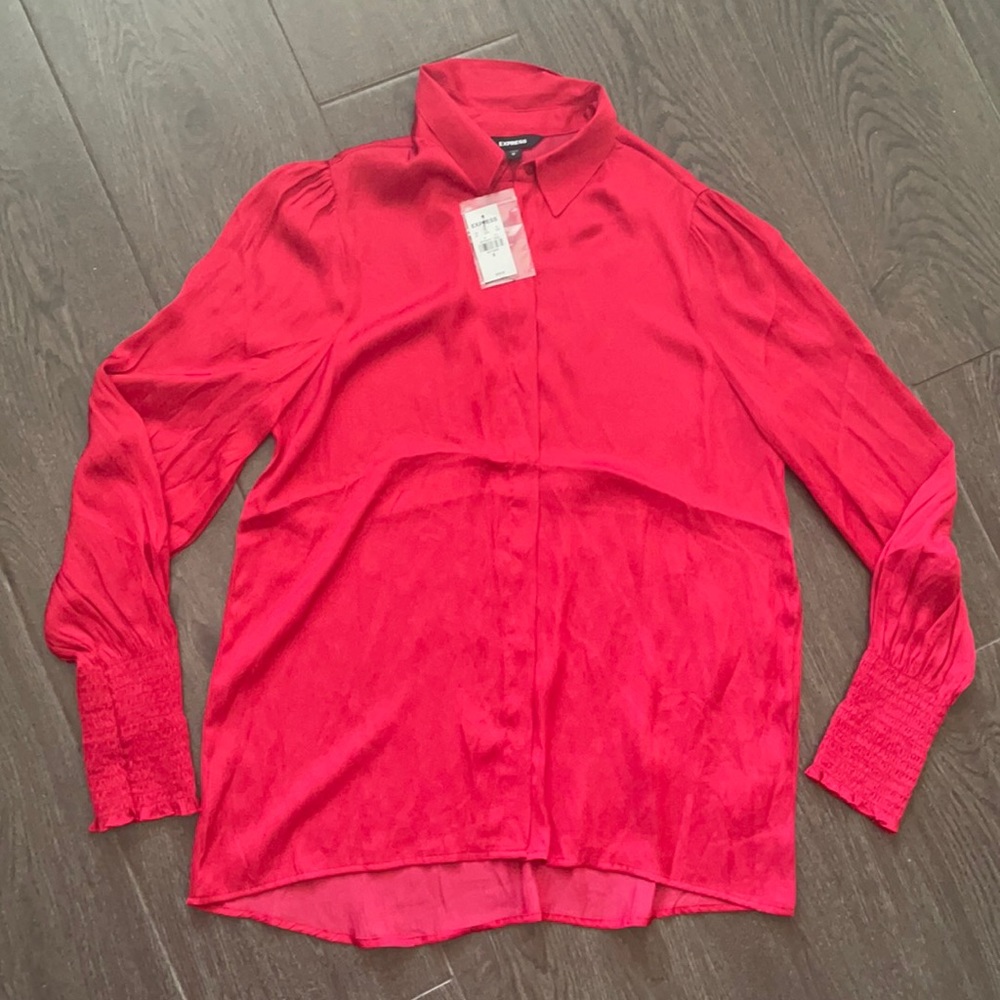 express blouse in bright red Size M NWT